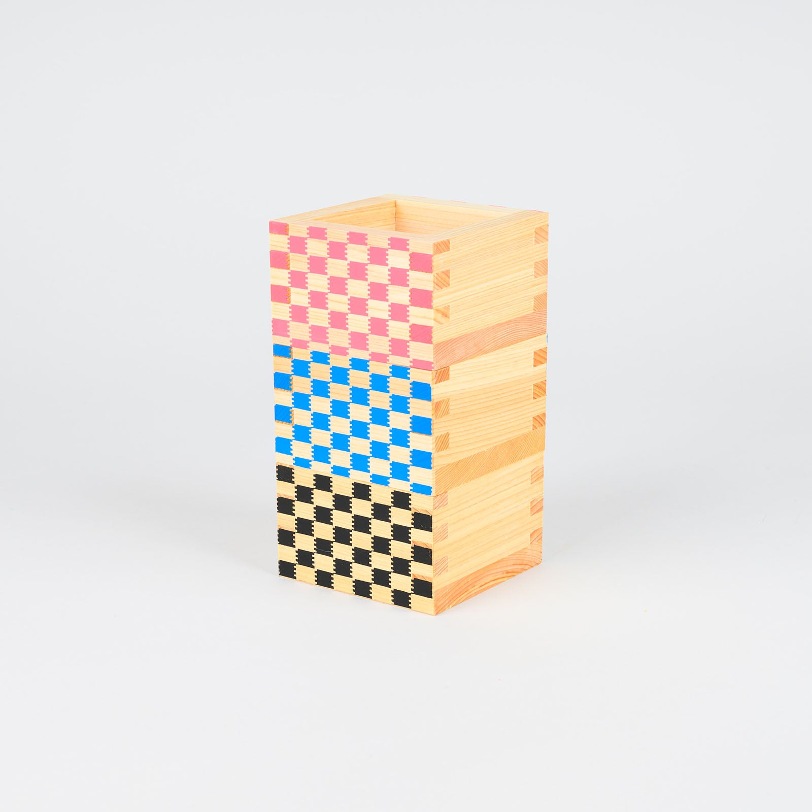 Bunte Sake-Holzbecher Masu 'Ichimatsu' | Ohashi Ryoki-Masu-Ohashi Ryoki-Tokoro