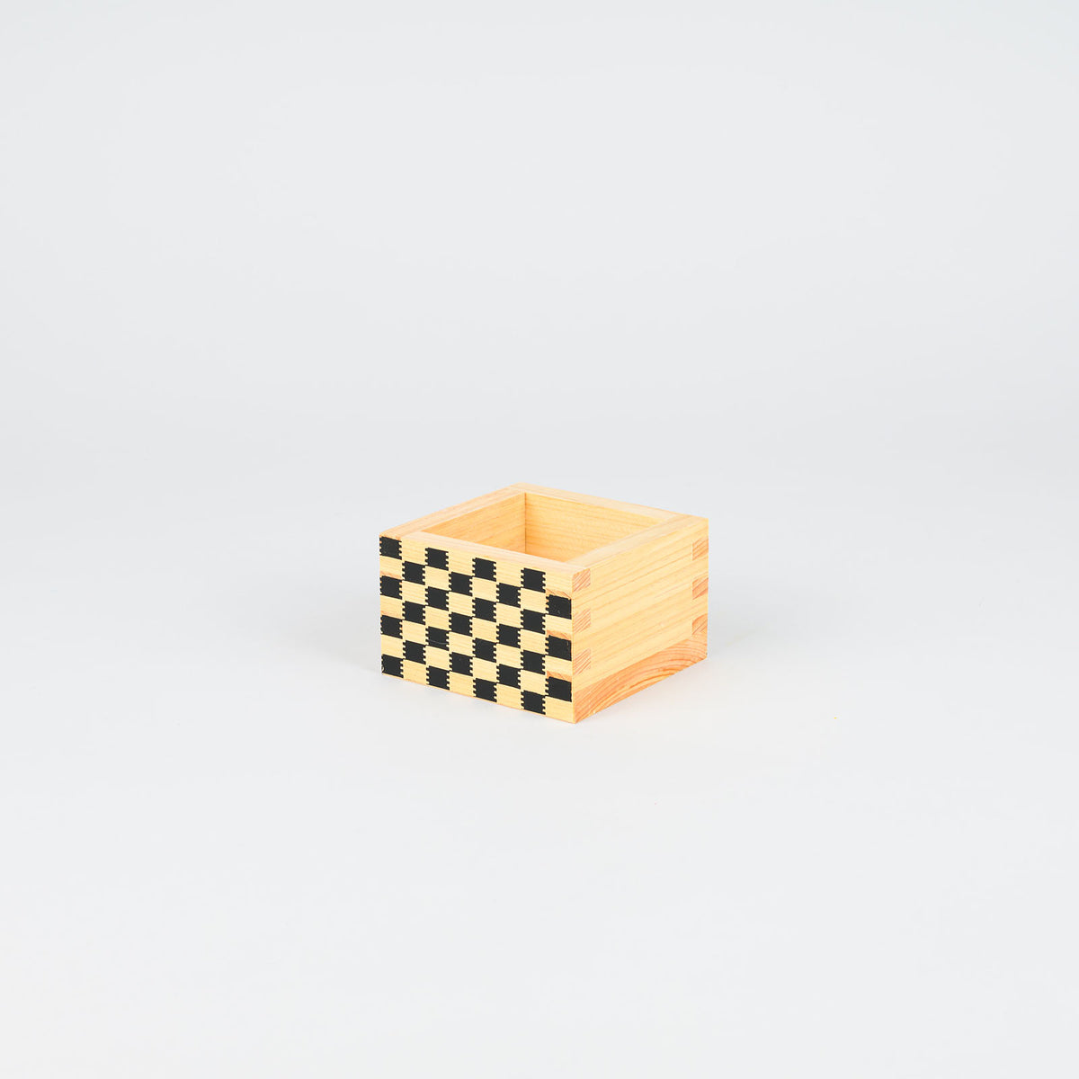 Bunte Sake-Holzbecher Masu 'Ichimatsu' | Ohashi Ryoki-Masu-Ohashi Ryoki-Schwarz-Tokoro