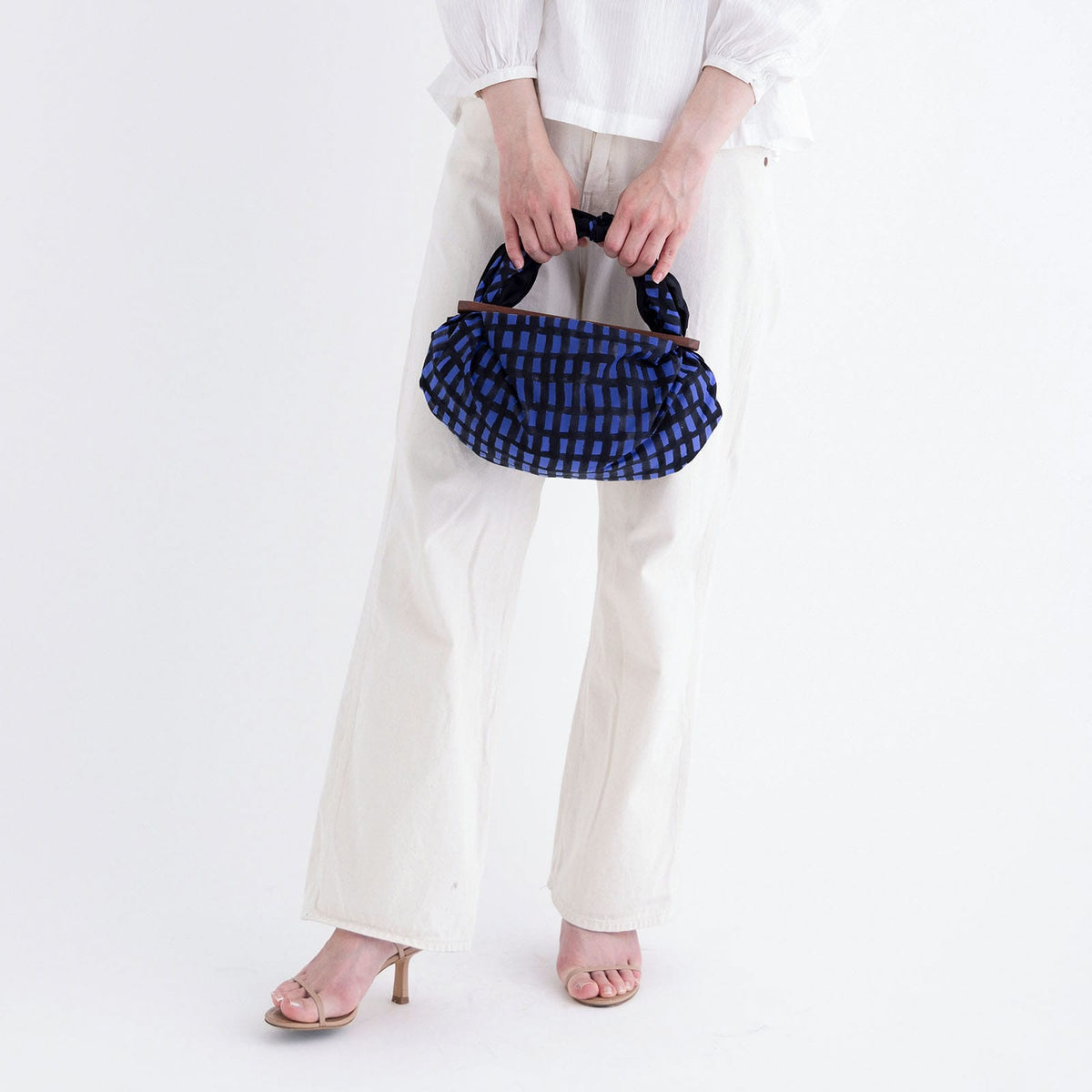 Furoshiki M 'Sora Check' - minä perhonen | Musubi-Furoshiki-Furoshiki-Schwarz x Blau-Tokoro