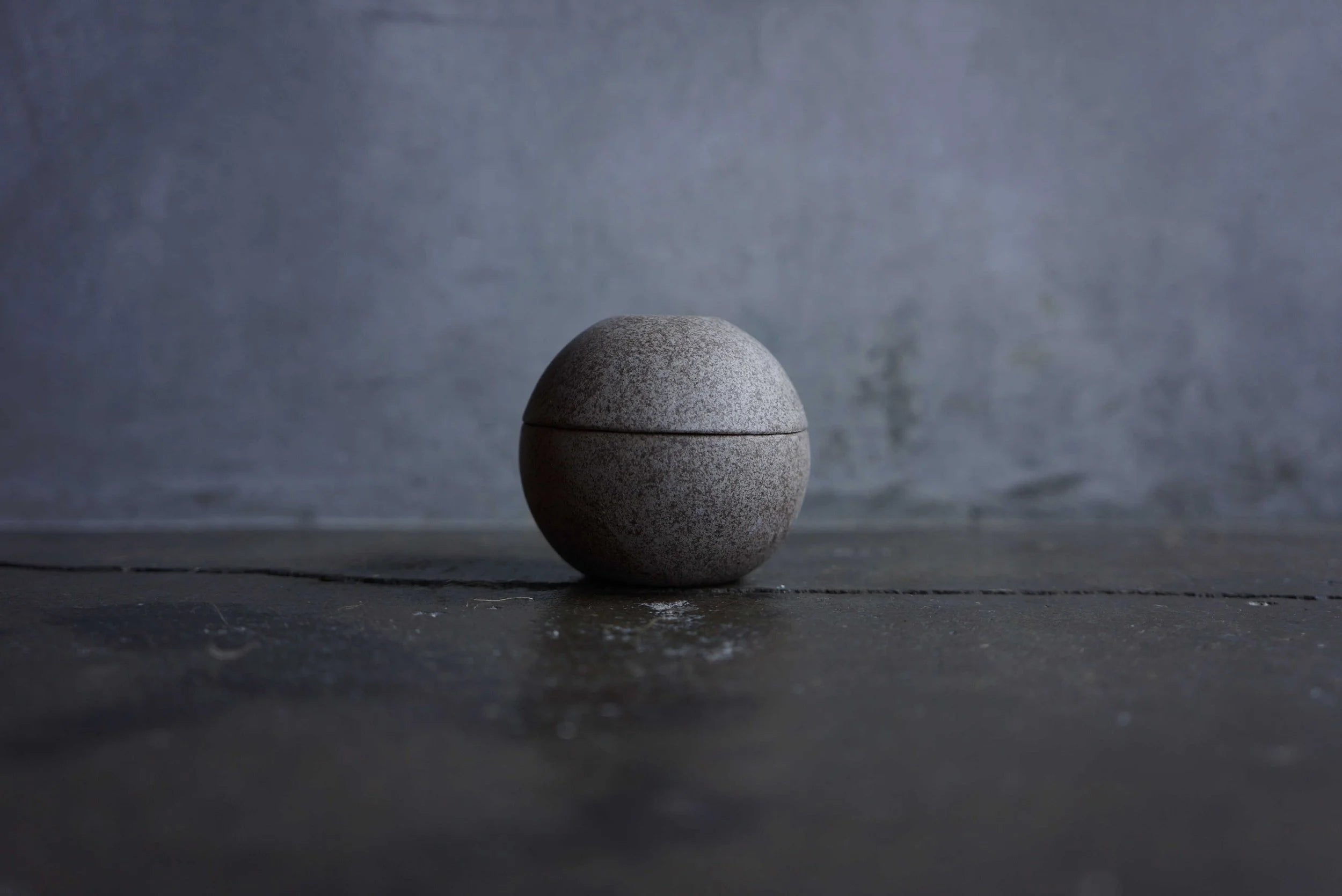 Kodama Kerzen- und Räucherstäbchenhalter | Haze