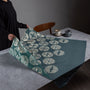 Wasserabweisendes und wendbares Furoshiki L 'Kiefer' Türkis/Dunkelblau - Isa Monyo | Musubi-Musubi-Tokoro