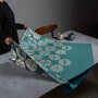 Wasserabweisendes und wendbares Furoshiki L 'Kiefer' Türkis/Dunkelblau - Isa Monyo | Musubi-Musubi-Tokoro