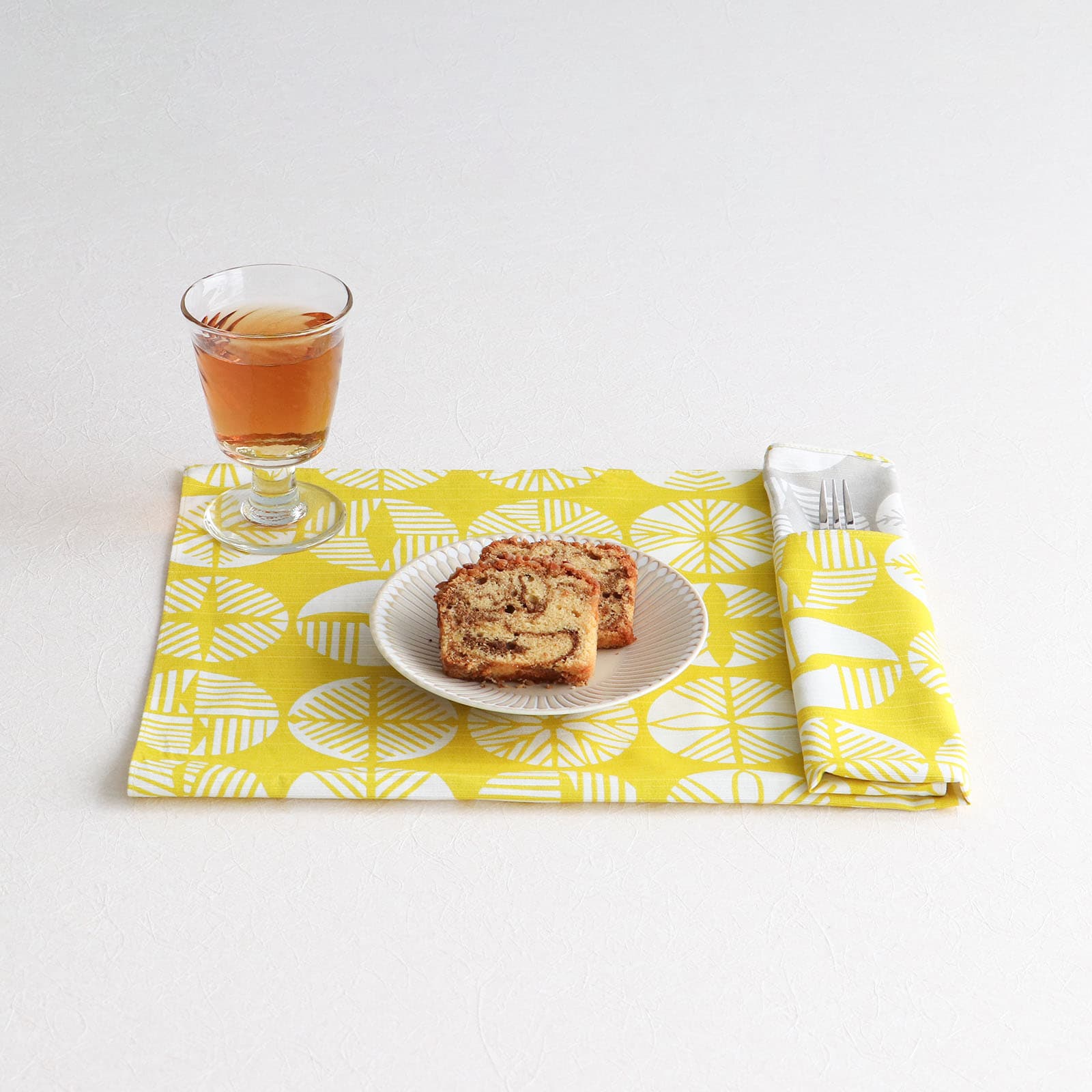 Wendbares Furoshiki S/M 'Kiefer' Gelb/Grau - Isa Monyo | Musubi-Musubi-Tokoro