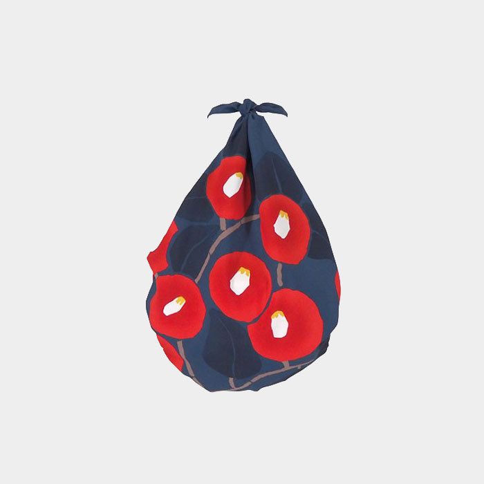 Wasserabweisendes Furoshiki M 'Kamelie' - Yumeji Takehisa | Musubi
