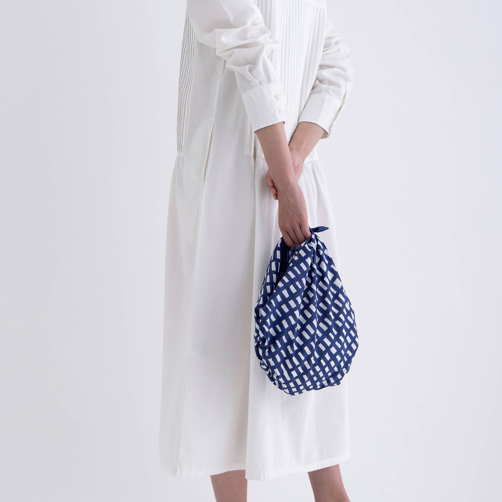 Furoshiki M 'Sora Check' Navy - minä perhonen | Musubi