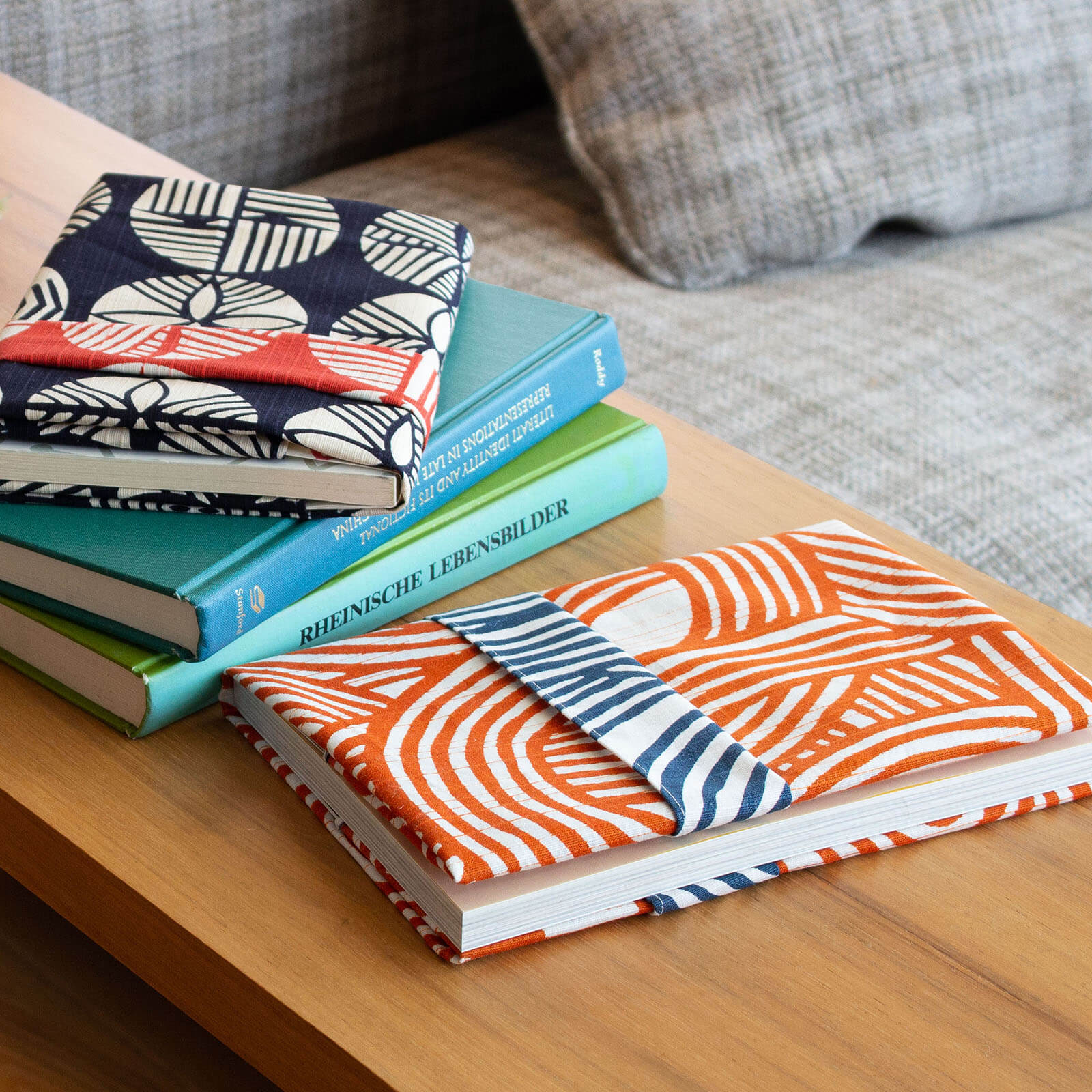 Wendbares Furoshiki S 'Knot' Blau/Orange - Isa Monyo | Musubi