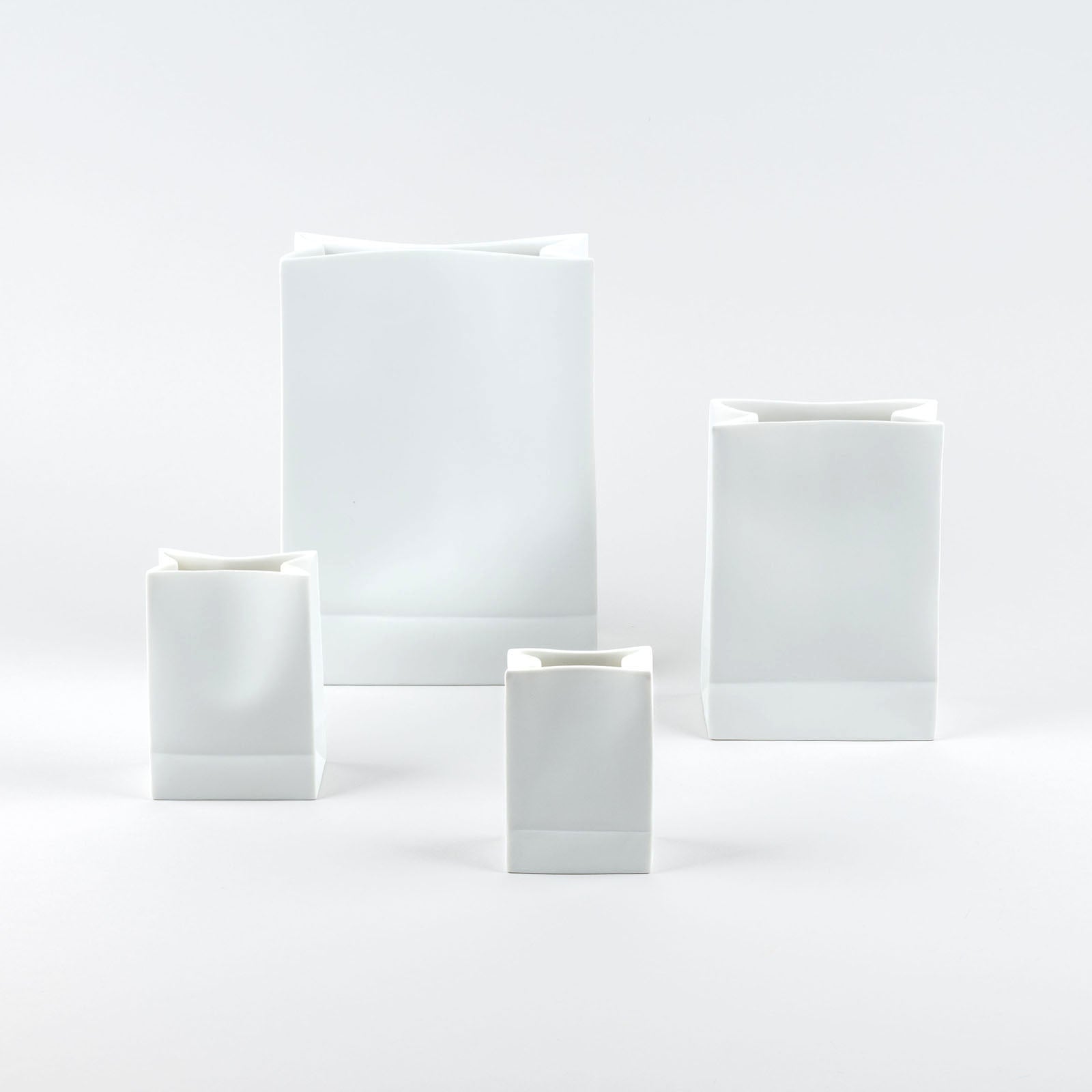 'Paper Bag' Vase - Makoto Komatsu | Ceramic Japan